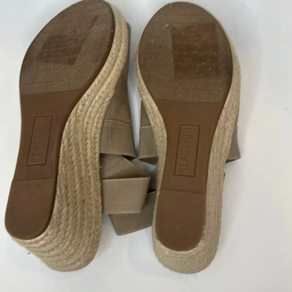 KENNETH COLE REACTION SUEDE ESPADRILLE WEDGES - Picture 7 of 11